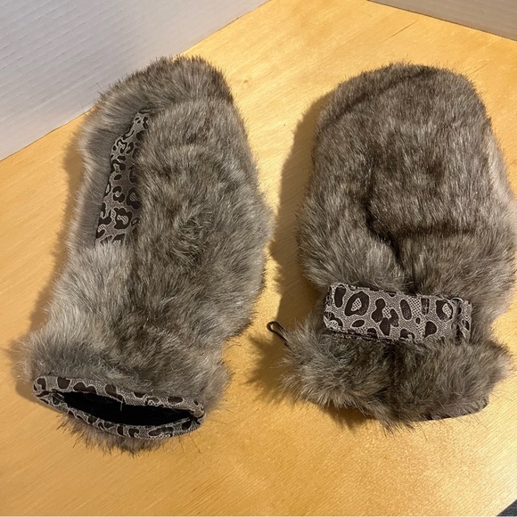 DeLux mittens gloves mitts fur furry Adjustable faux fur Brown Warm Fuzzy Sz M - Picture 2 of 4